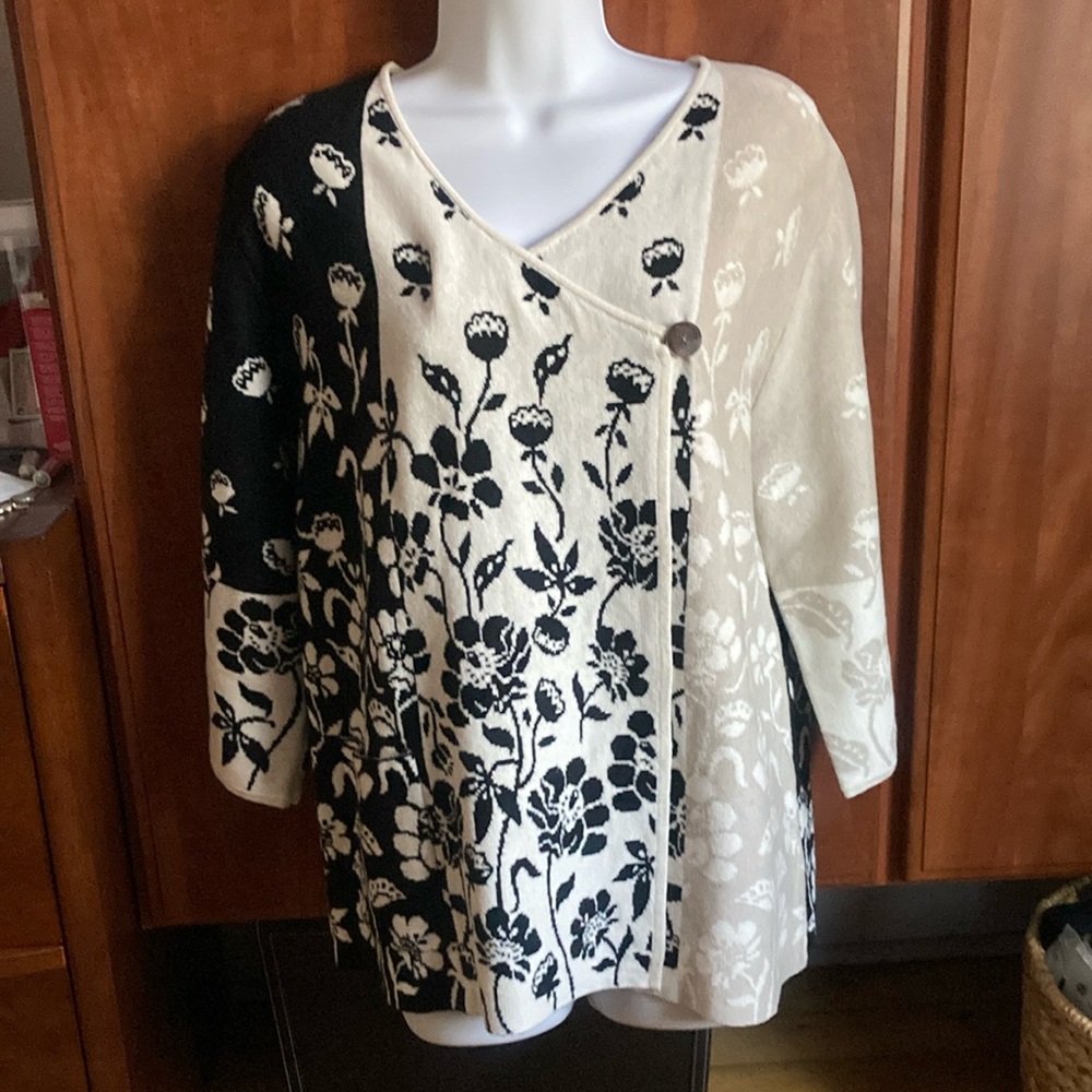 Gudrun linen and cotton wrap cardigan in black/cream/beige.
